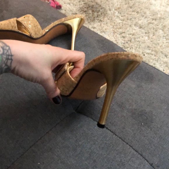 Heals - Picture 3 of 4